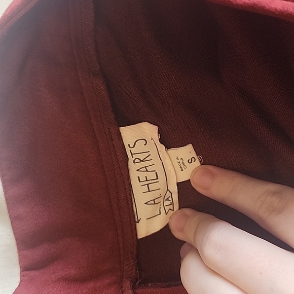 Red suede skort - Picture 3 of 4